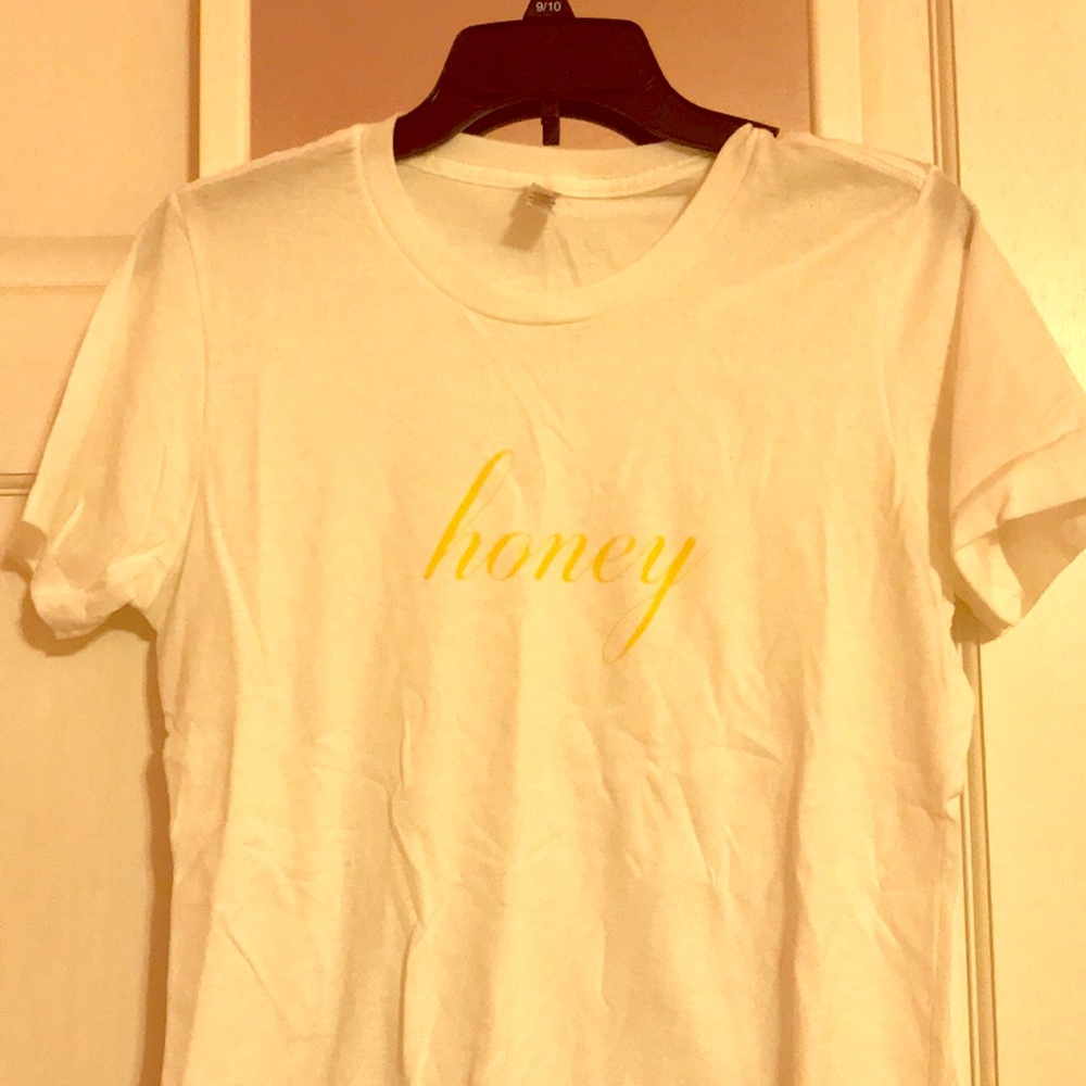 Brand New Honey tee 🍯